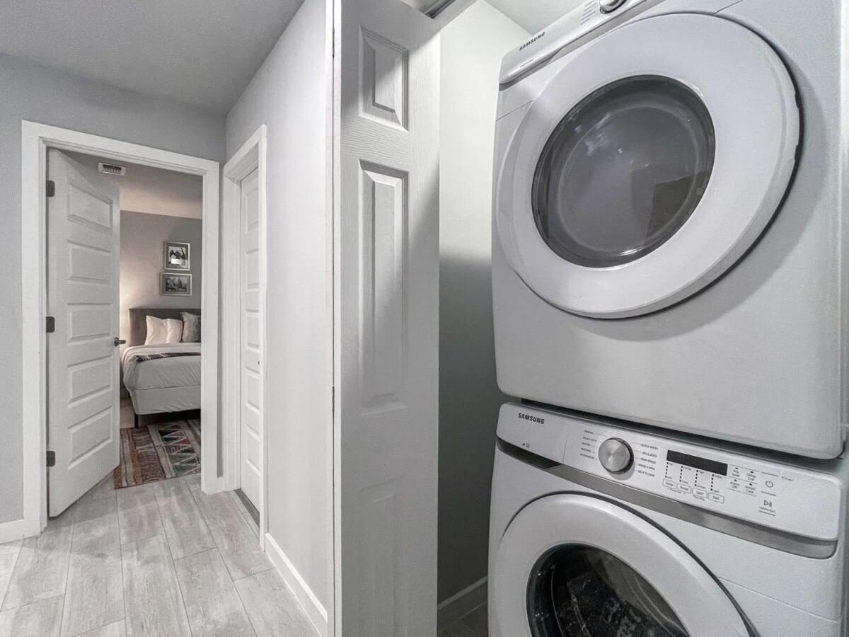 Holiday home Mainhouse-mins To Downtown Serene At Santa Monica *