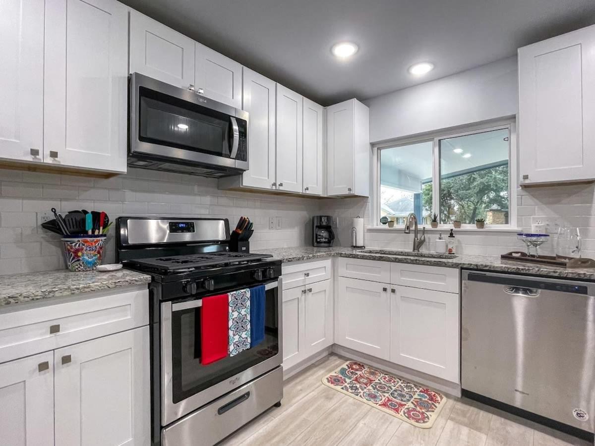 Holiday home Mainhouse-mins To Downtown Serene At Santa Monica *
