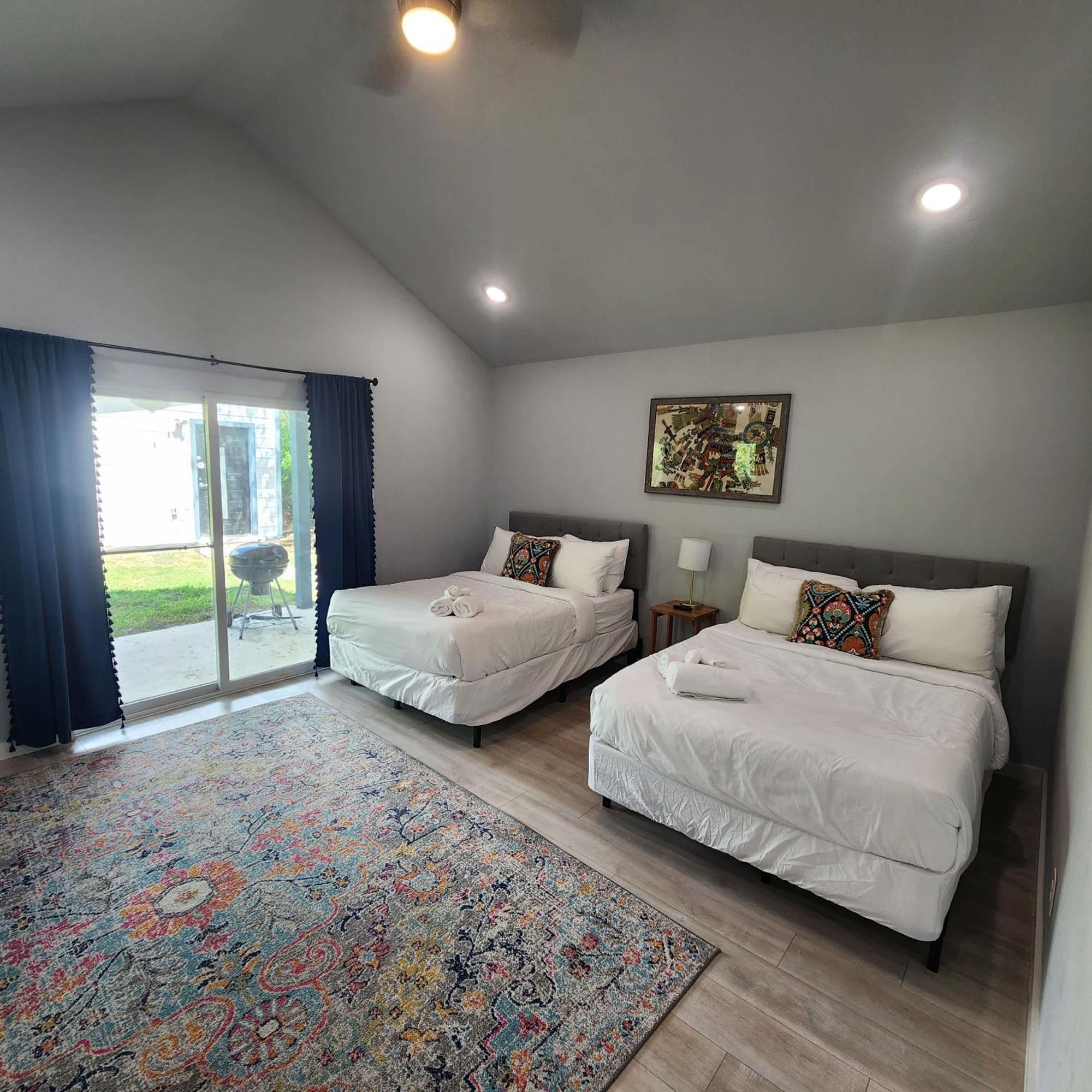 Mainhouse-mins To Downtown Serene At Santa Monica * San Antonio