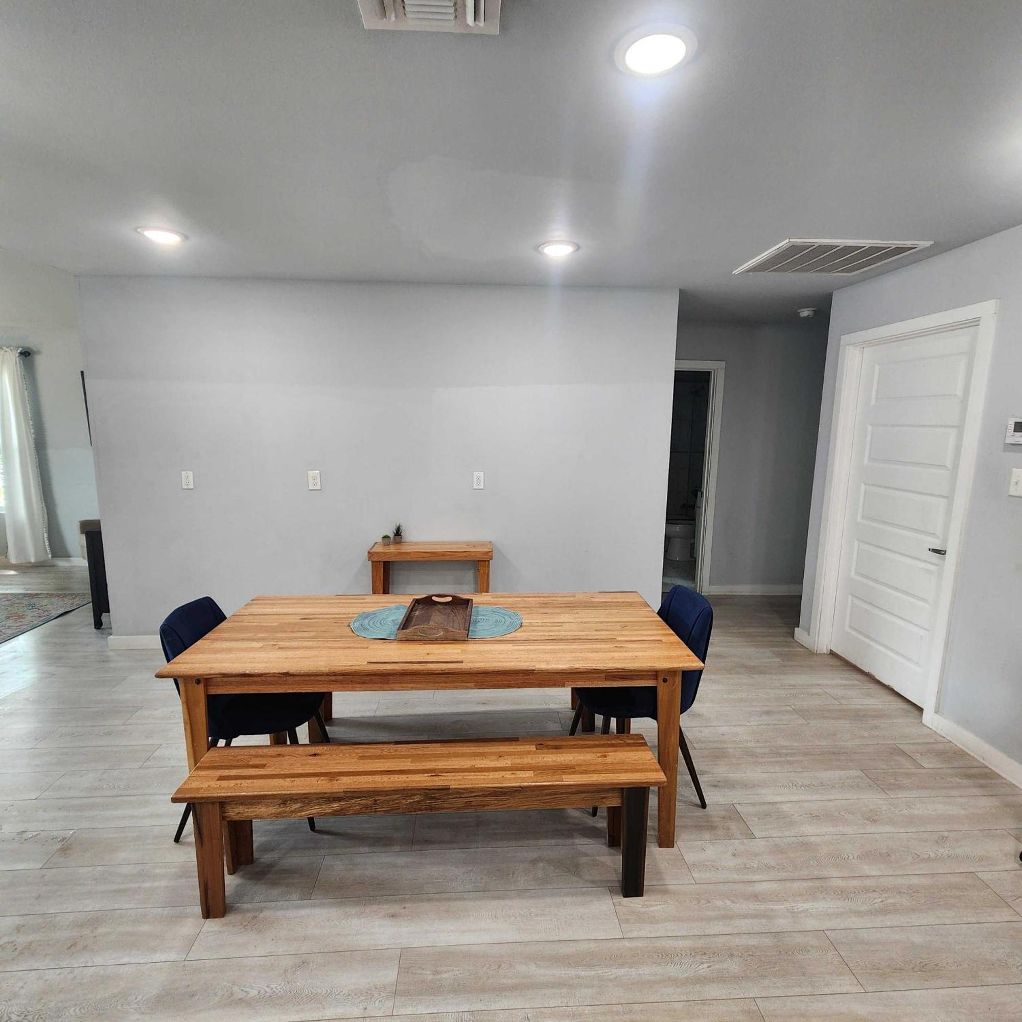 Mainhouse-mins To Downtown Serene At Santa Monica Holiday home